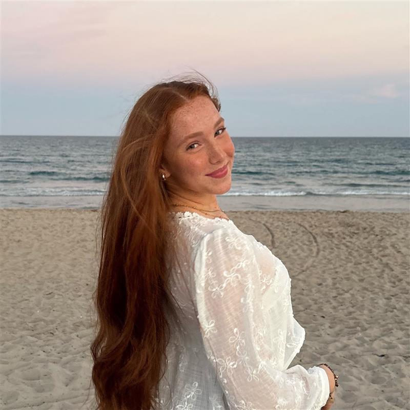 Profile picture of Nikki Young