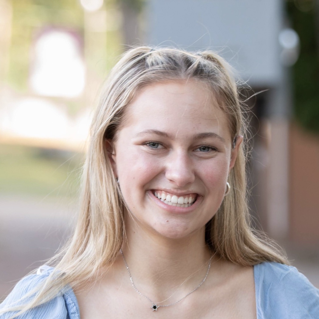 Profile picture of Ellie Bombel